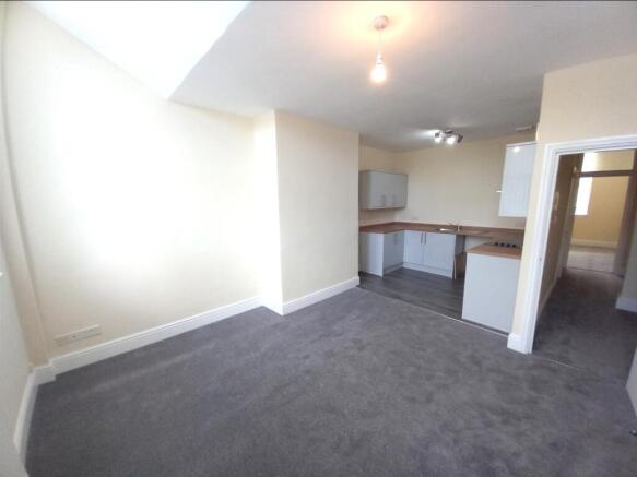 OPEN PLAN LOUNGE AND KITCHEN