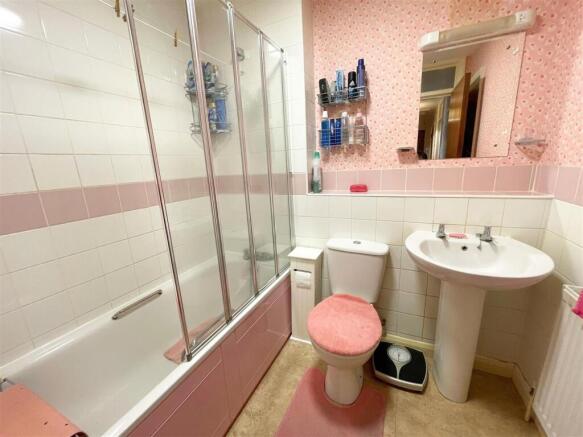Bathroom.jpg