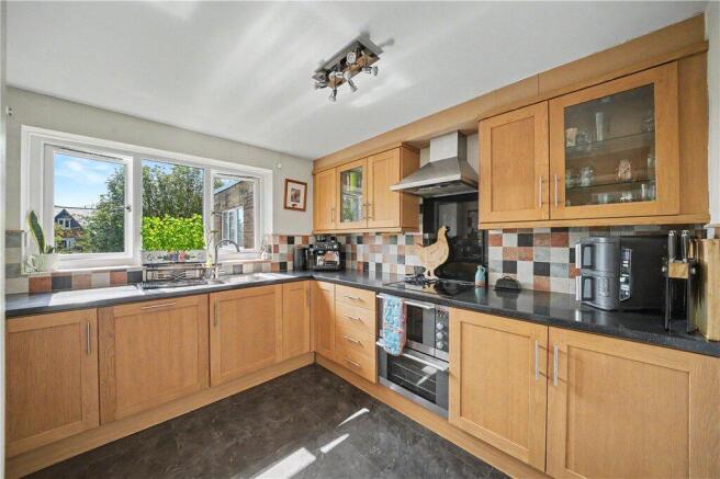 3 bed Apartment for sale Image 4