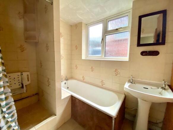 Bath & Shower Room