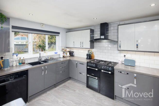 Pavers Drive - Kitchen
