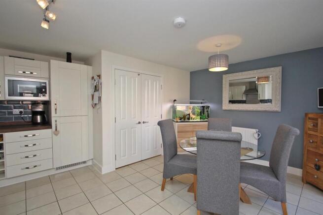 Dining kitchen
