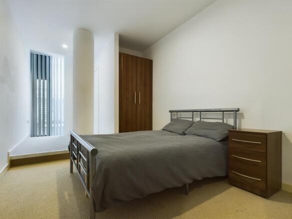 2 bed Apartment to rent Image 9