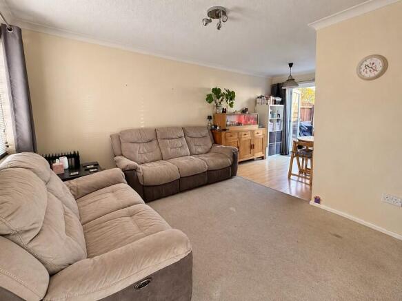 Eastlands, New Milton, Hampshire. BH25 5PH photo 2