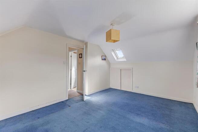 3 bed Link Detached House for sale Image 12