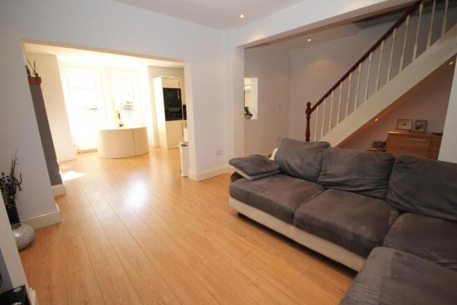 SECOND LOUNGE AREA 3 USE.JPG