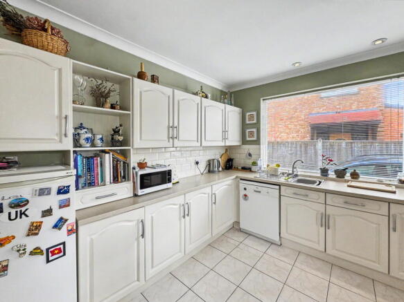 4 bed Semi-Detached for sale Image 7