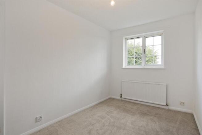 4 bed House for sale Image 12