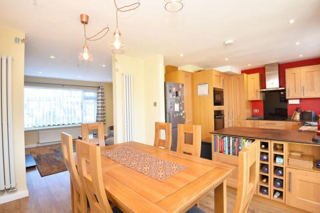 3 bed Semi-Detached for sale Image 9