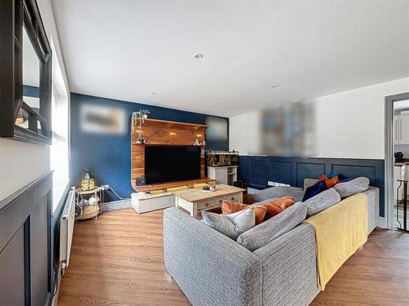 Through Lounge Diner