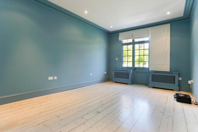 7 Woodstock Road,...
