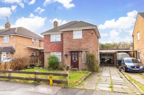 Woodside Crescent, Smallfield, RH6