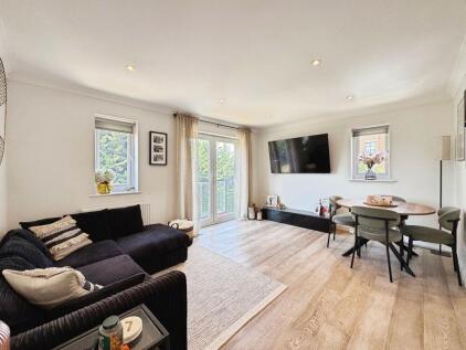 Grenville Place, Monarchs Court, NW7