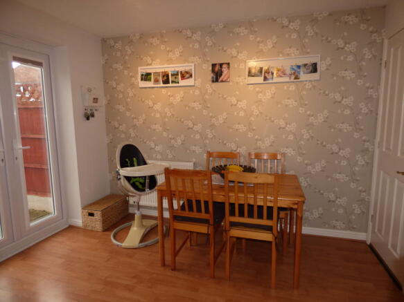 Fitted Dining Kit...