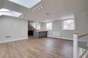 Flat 4, 2, Priory Avenue, Caversham, Reading RG4 7SE
