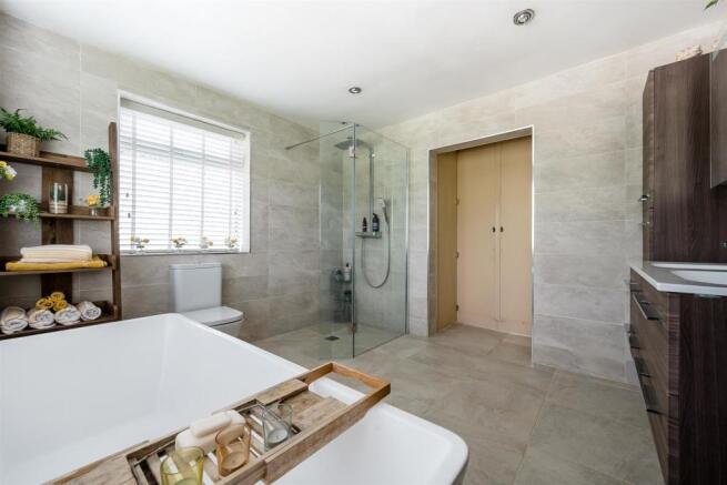 Ensuite