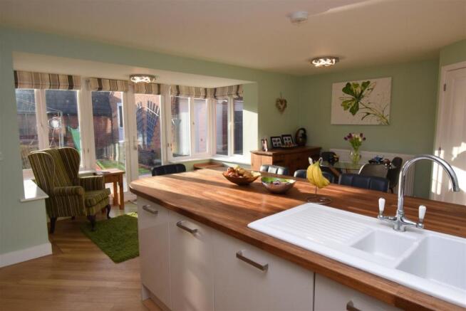 Kitchen/Dining Room