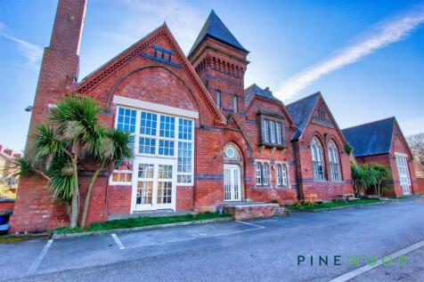 Devonshire Street, Brimington, S43