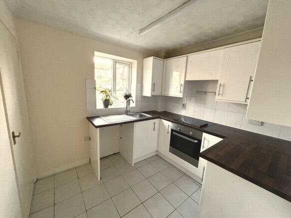 Capel Drive, Orwell Green, IP11 photo 5