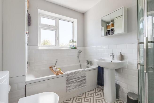 3 bed Semi-Detached for sale Image 8