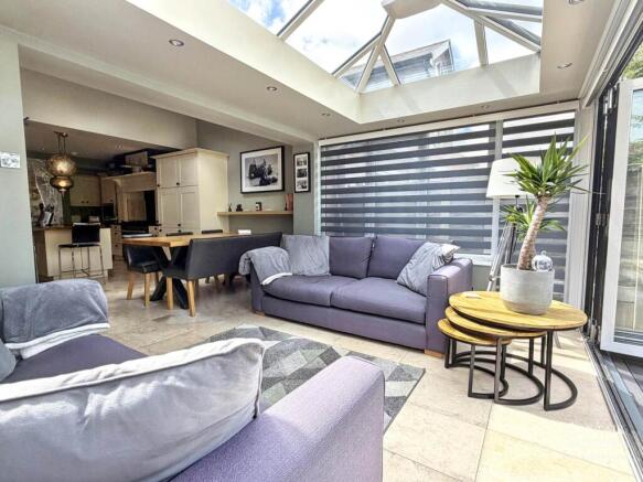 2 bed Semi-Detached for sale Image 12