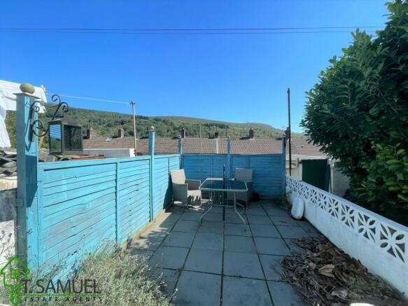 REAR GARDEN A