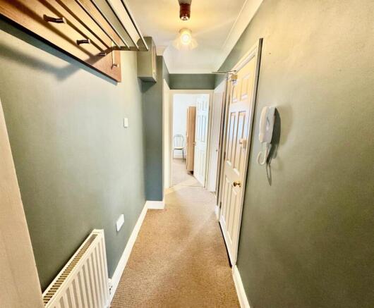 2 bed Apartment to rent Image 7