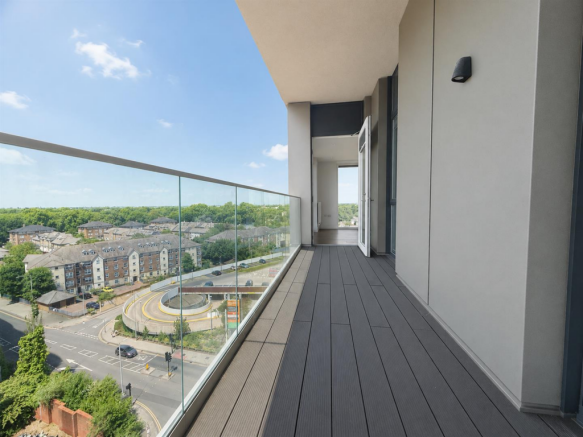 Queenshurst Balcony 1.png