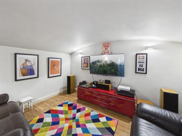 CAM05476G0-PR0178-STILL018.jpg