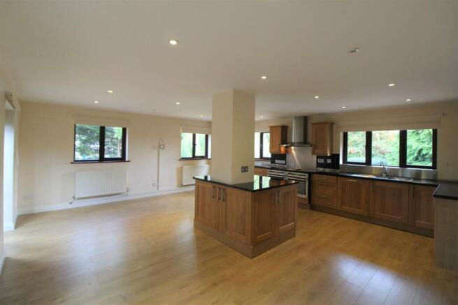 Kitchen....jpg