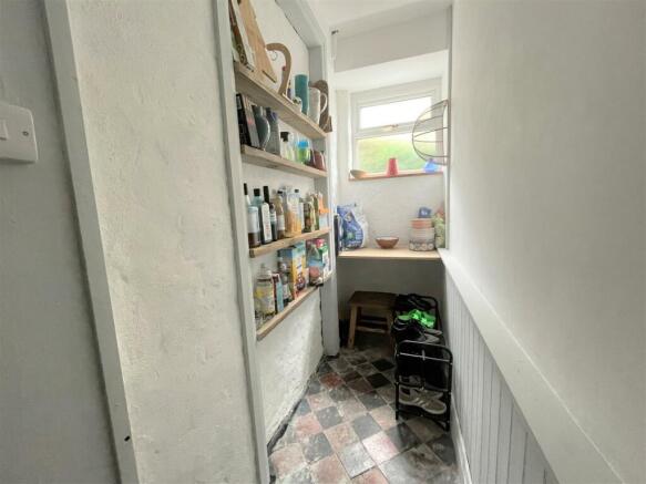Walk-in pantry