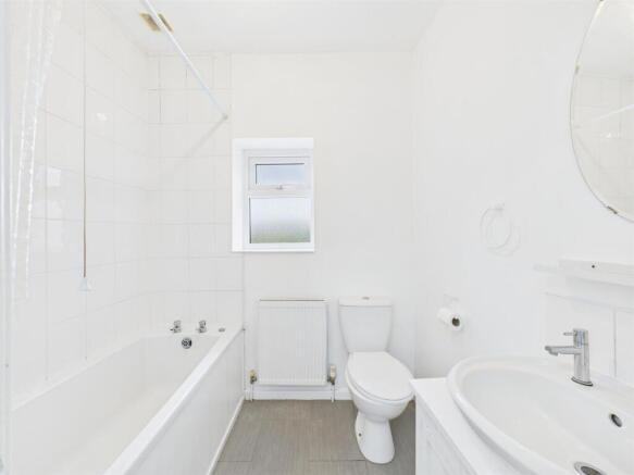 3 bed Terraced for sale Image 7