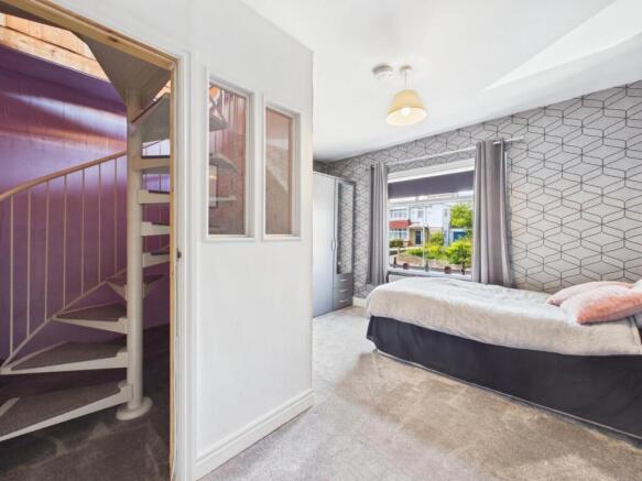 3 bed Semi-Detached for sale Image 12