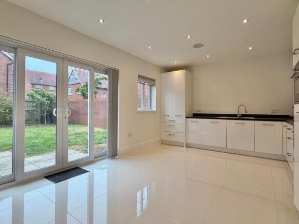 Mallard Close, Kingsteignton, TQ12 photo 3
