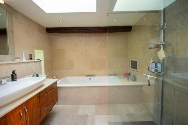 Master En-Suite