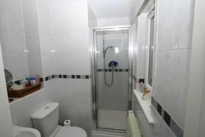 Bedroom 2 ensuite