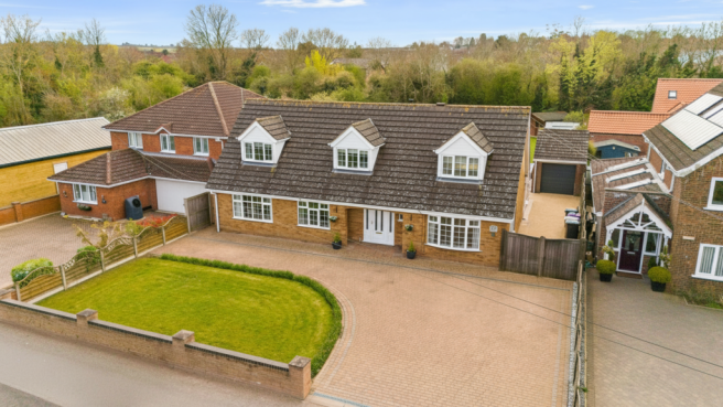 5 bedroom Detached for sale