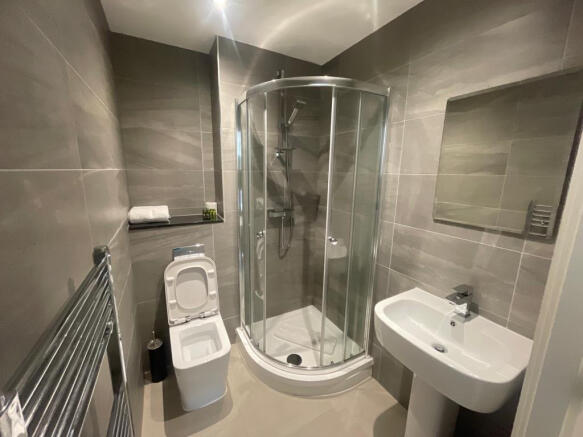 2 bed Apartment to rent Image 6