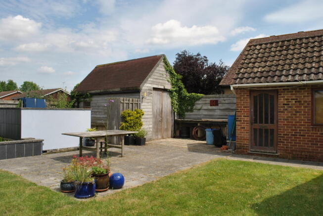 GARDEN , WORKSHOP