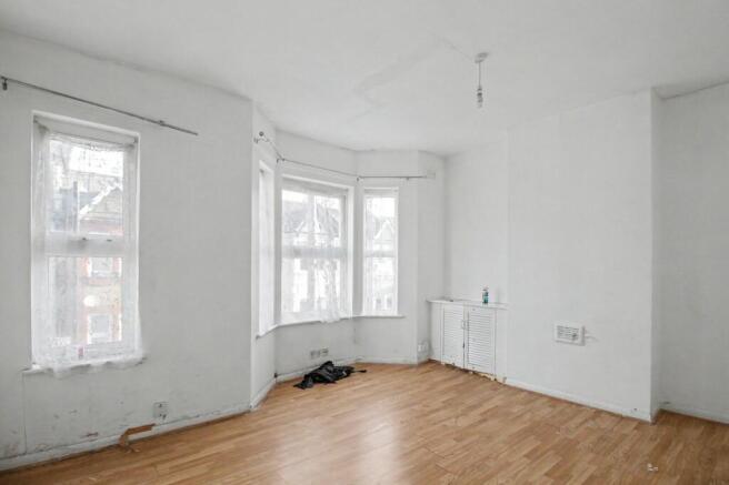 First Floor Flat, 32 Bingley Road, London E16 3JR
