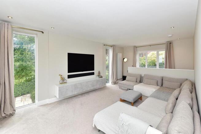 LIVING/FAMILY/KITCHEN