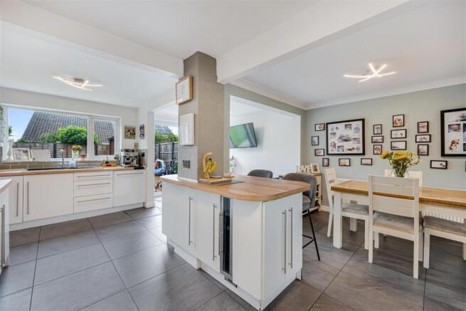 Open plan kitchen-diner family room