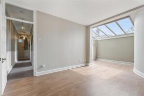7, The Cathedral Green, Llandaff, Cardiff CF5 2EB