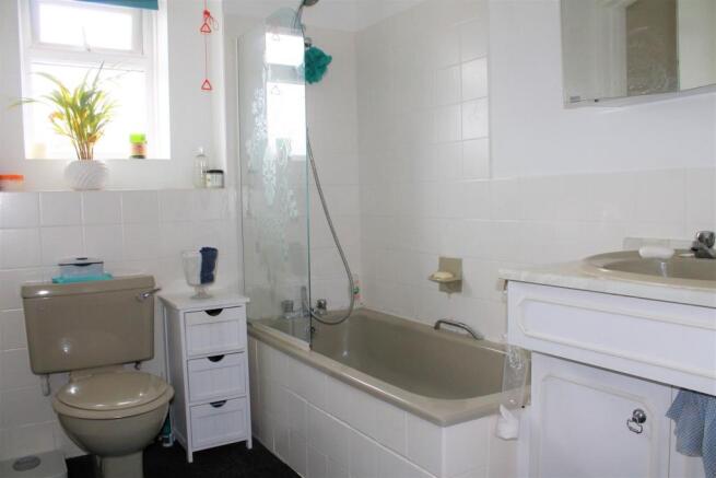 BATHROOM 1.jpg