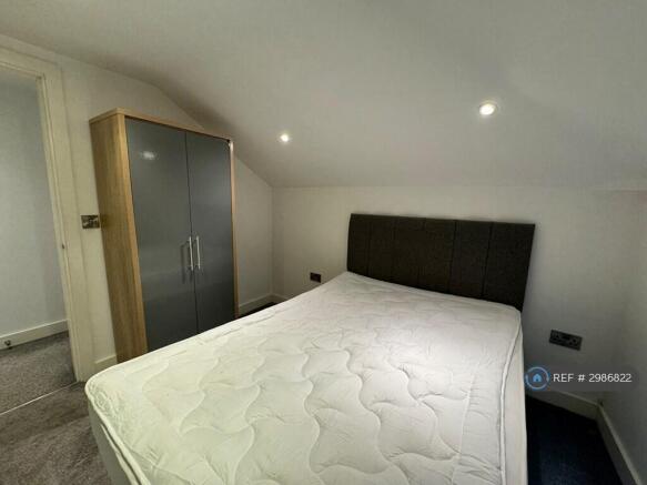 1 bed Flat to rent Image 4