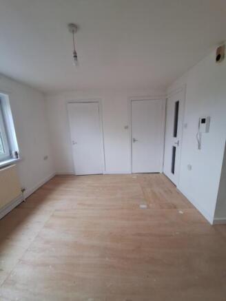 Studio to rent Image 5