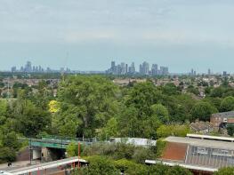 124, Strongbow Crescent, London SE9 1DR