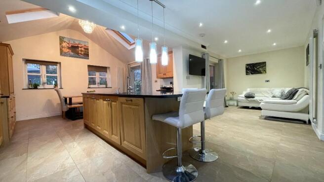 Kitchen/Dining Room