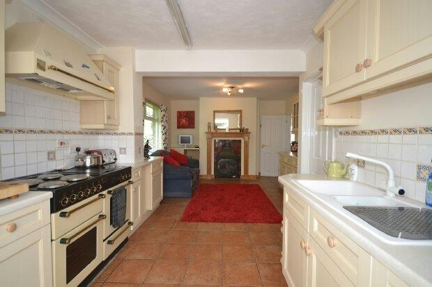 Kitchen/Breakfast Ro