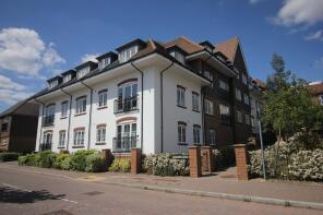 90, Middle Village, Haywards Heath RH16 4GH